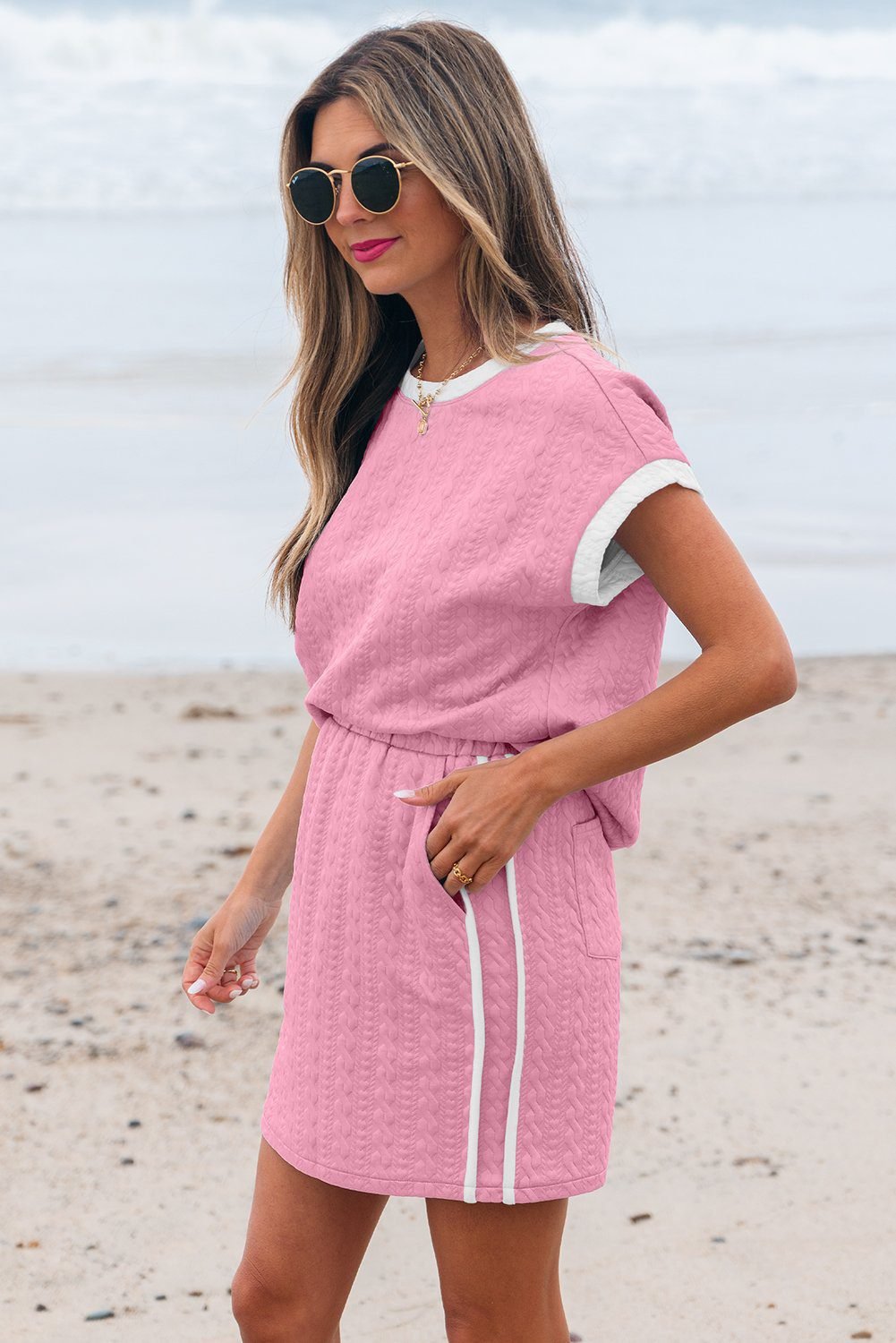 Pink Contrast Trim Textured Crewneck Tee And Pocketed Skirt Set