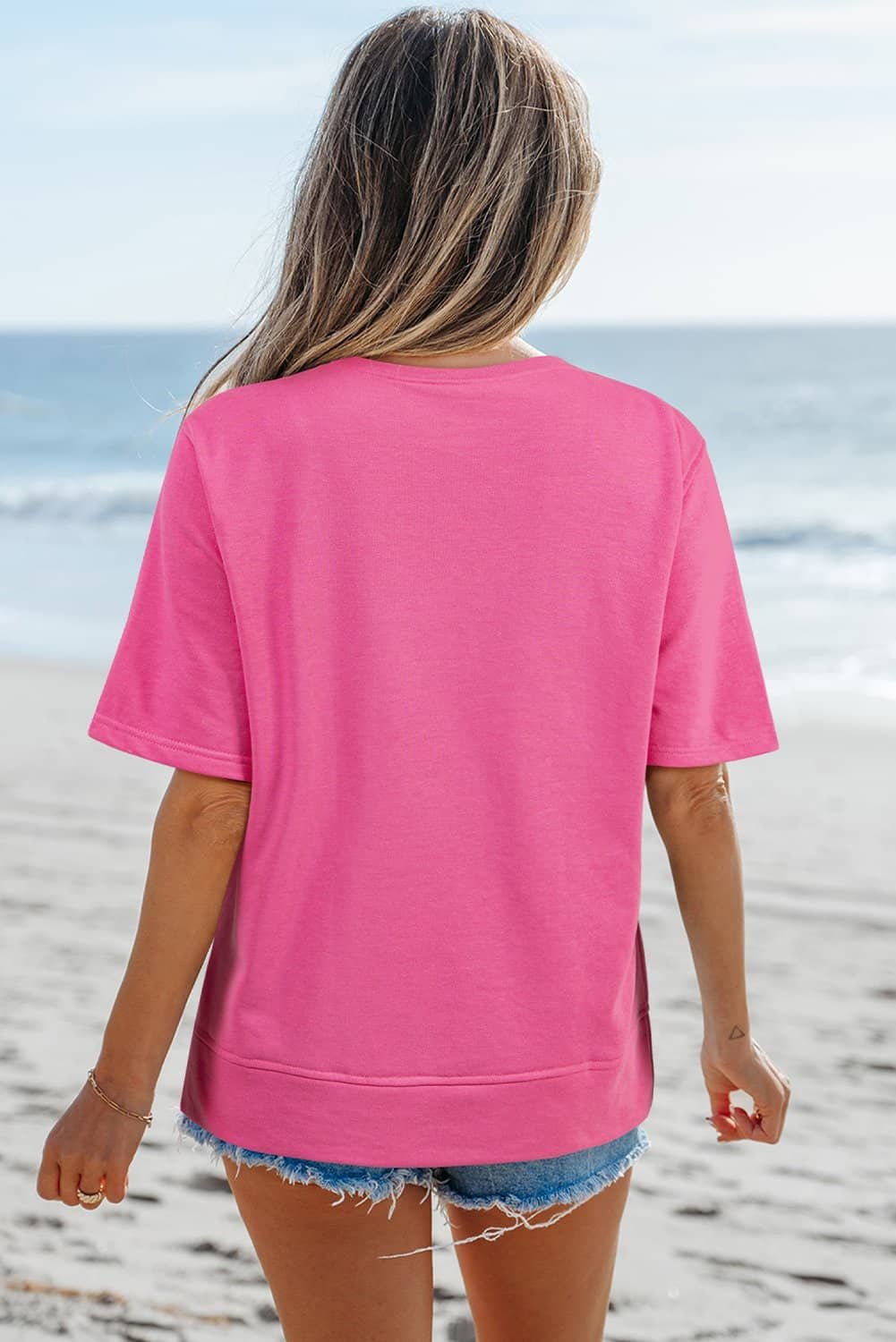 Strawberry Pink Contrasting Color Ribbon Bow Front Patch Loose Tee With Slits