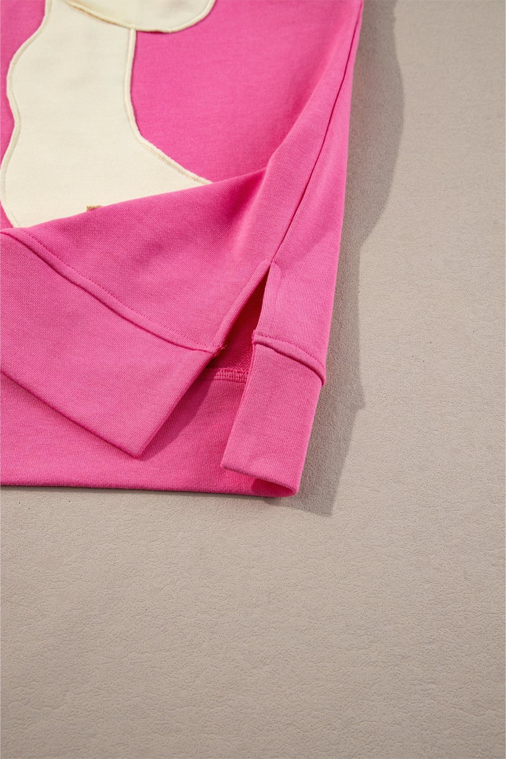 Strawberry Pink Contrasting Color Ribbon Bow Front Patch Loose Tee With Slits