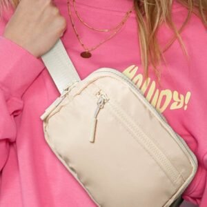 Wide Belt Zipped Square Crossbody Bag