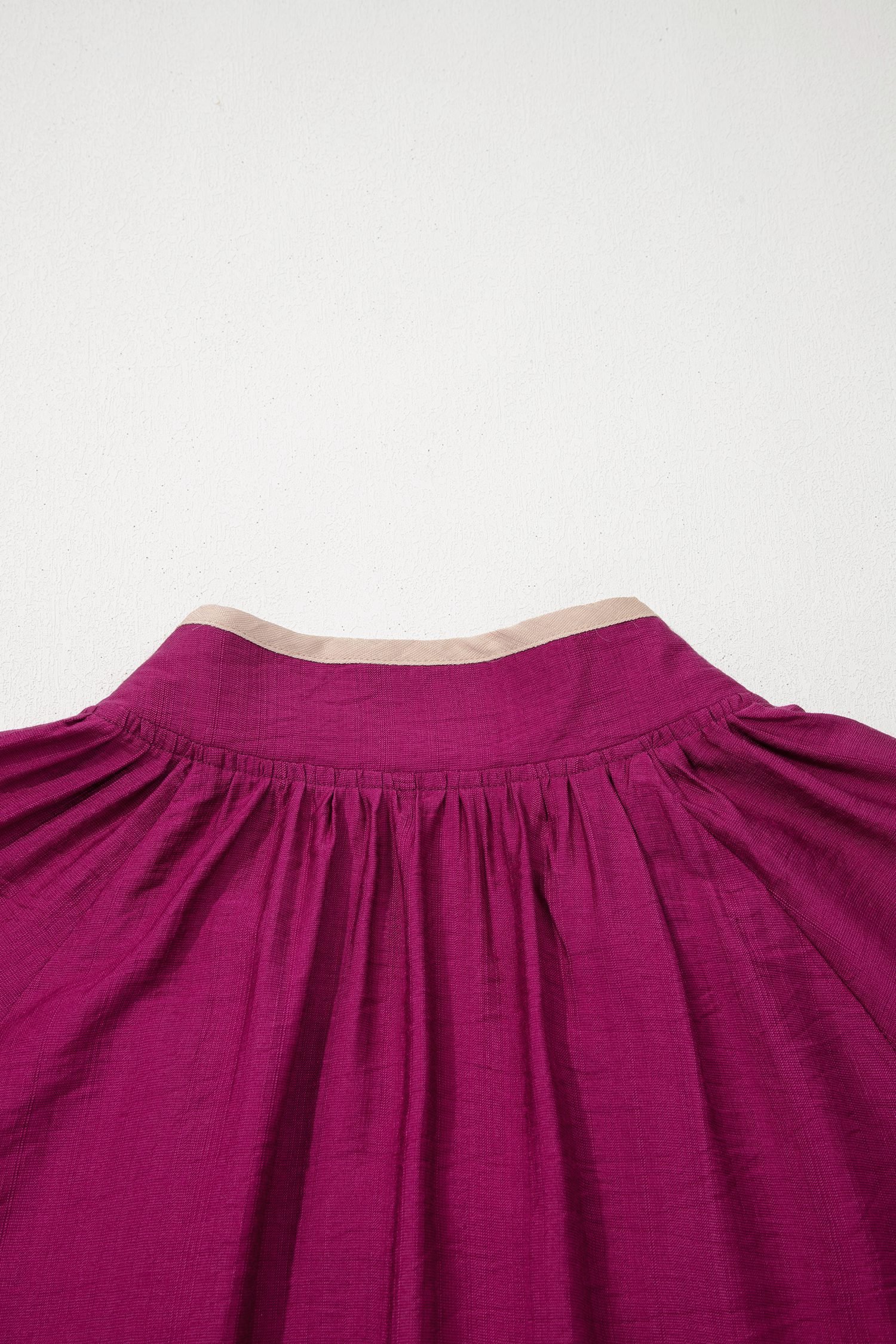 Wild Ginger Plus Size Contrast Trim Button V Neck Puffy Bracelet Sleeve Blouse - Image 5