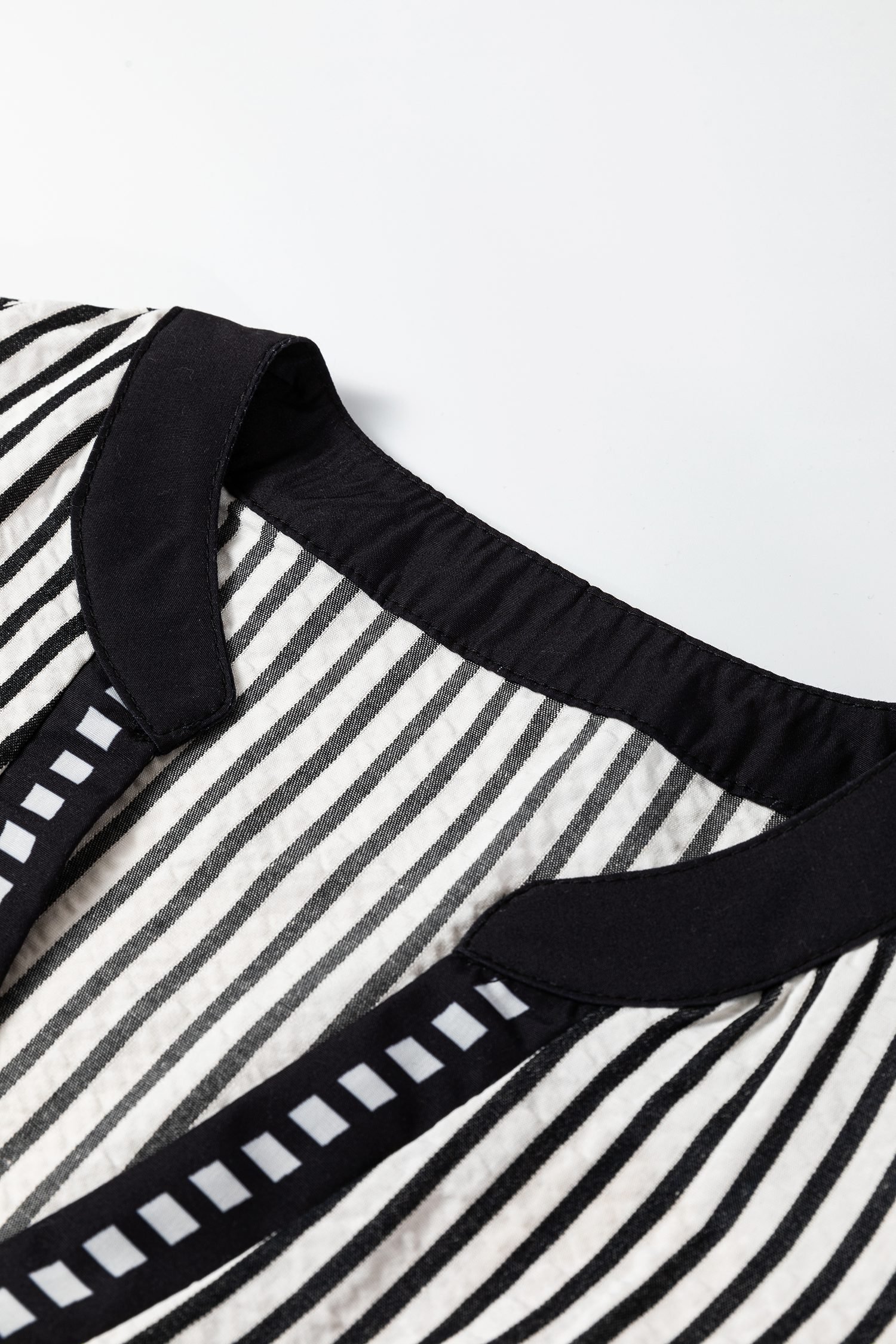 Black Stripe Double Ruffled Short Sleeve Contrast Trim V Neck Midi Dress - Image 8