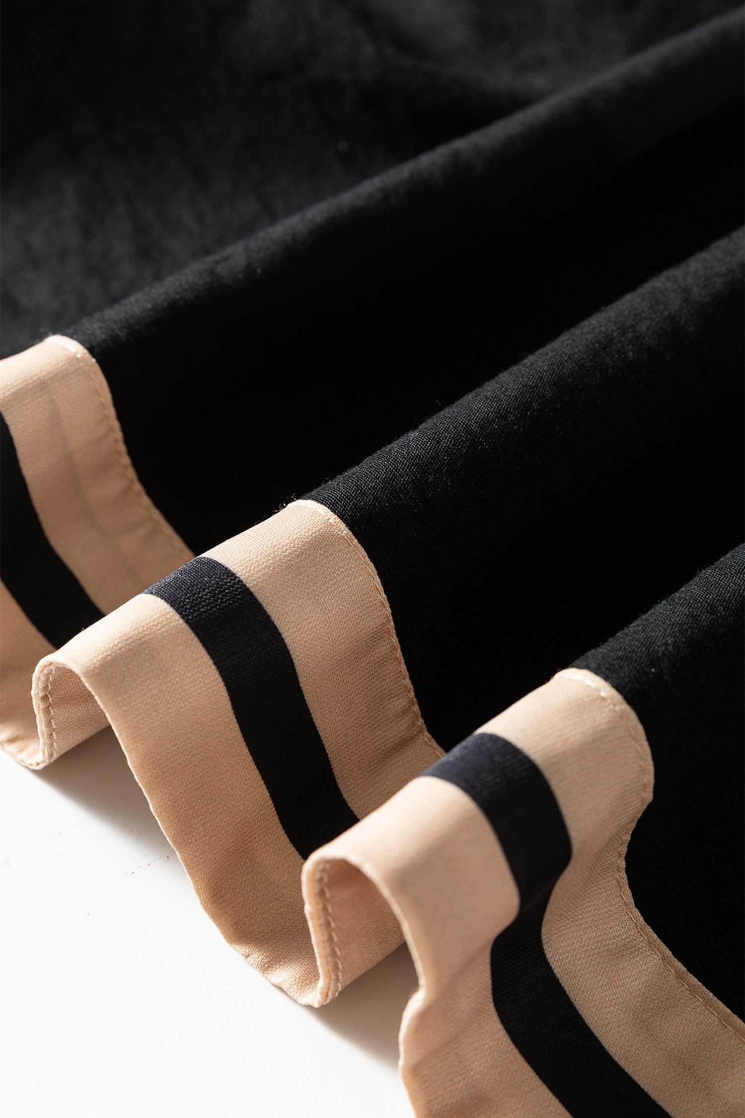 Black Plus Size Color Block Striped Trim V Neck Long Sleeve Shift Mini Dress