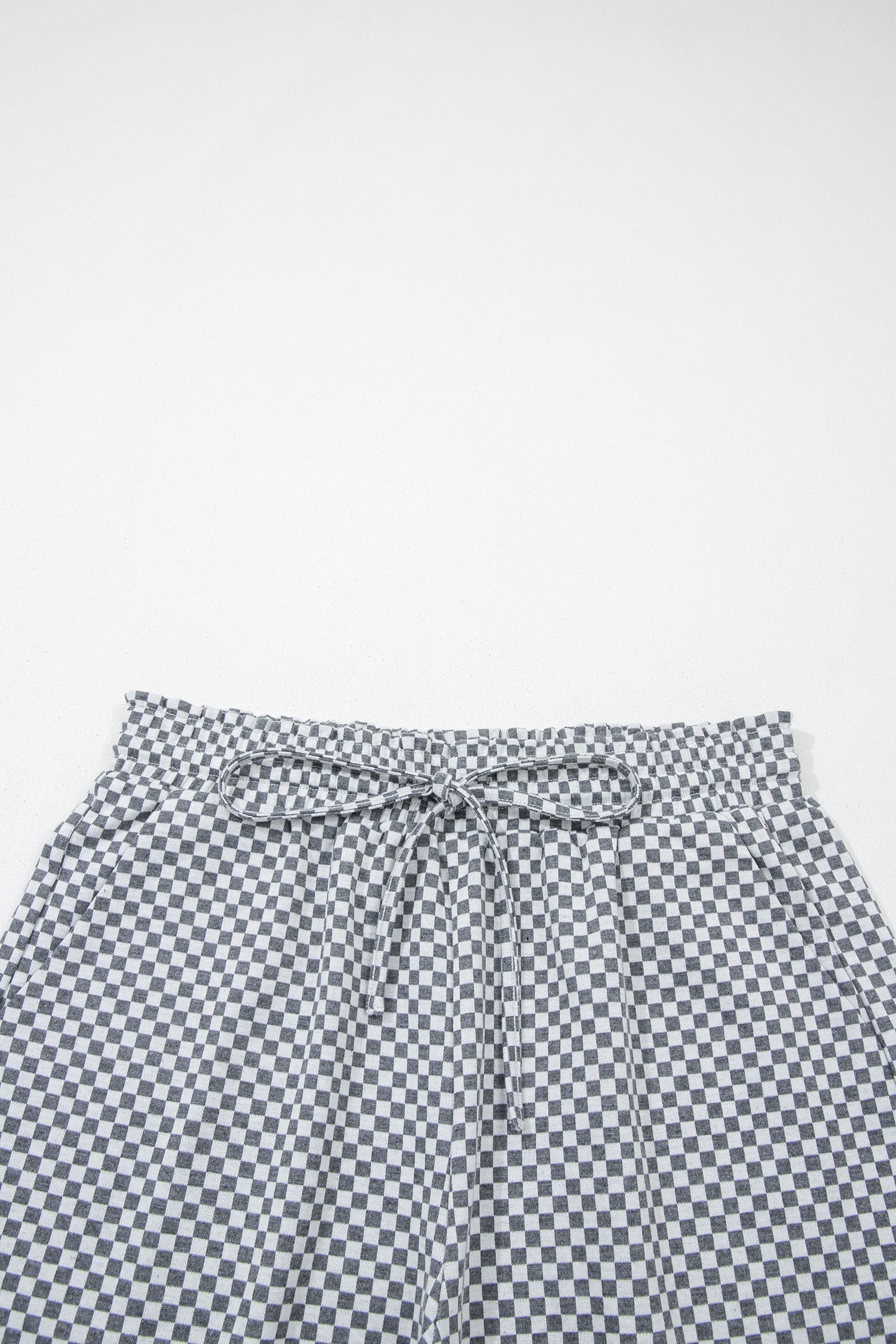 Gray Checkerboard Print Drawstring Elastic Waist Pocketed Shorts