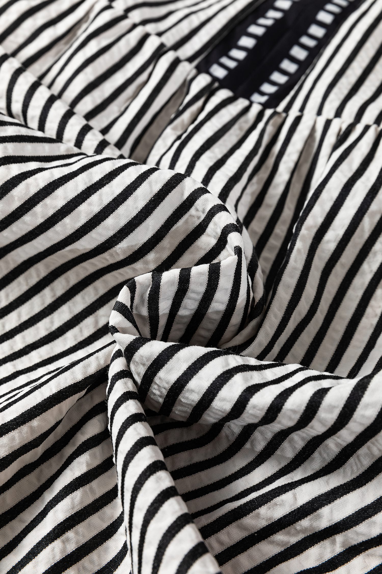 Black Stripe Double Ruffled Short Sleeve Contrast Trim V Neck Midi Dress - Image 10