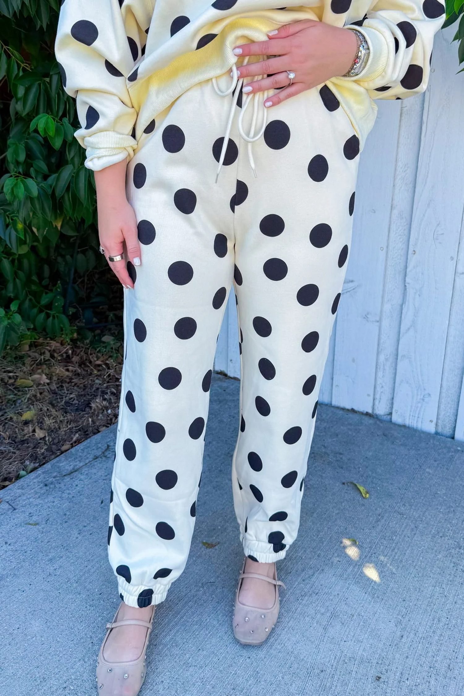 Beige Polka Dot Print Drop Shoulder Pullover Drawstring Jogger Pant Set - Image 4