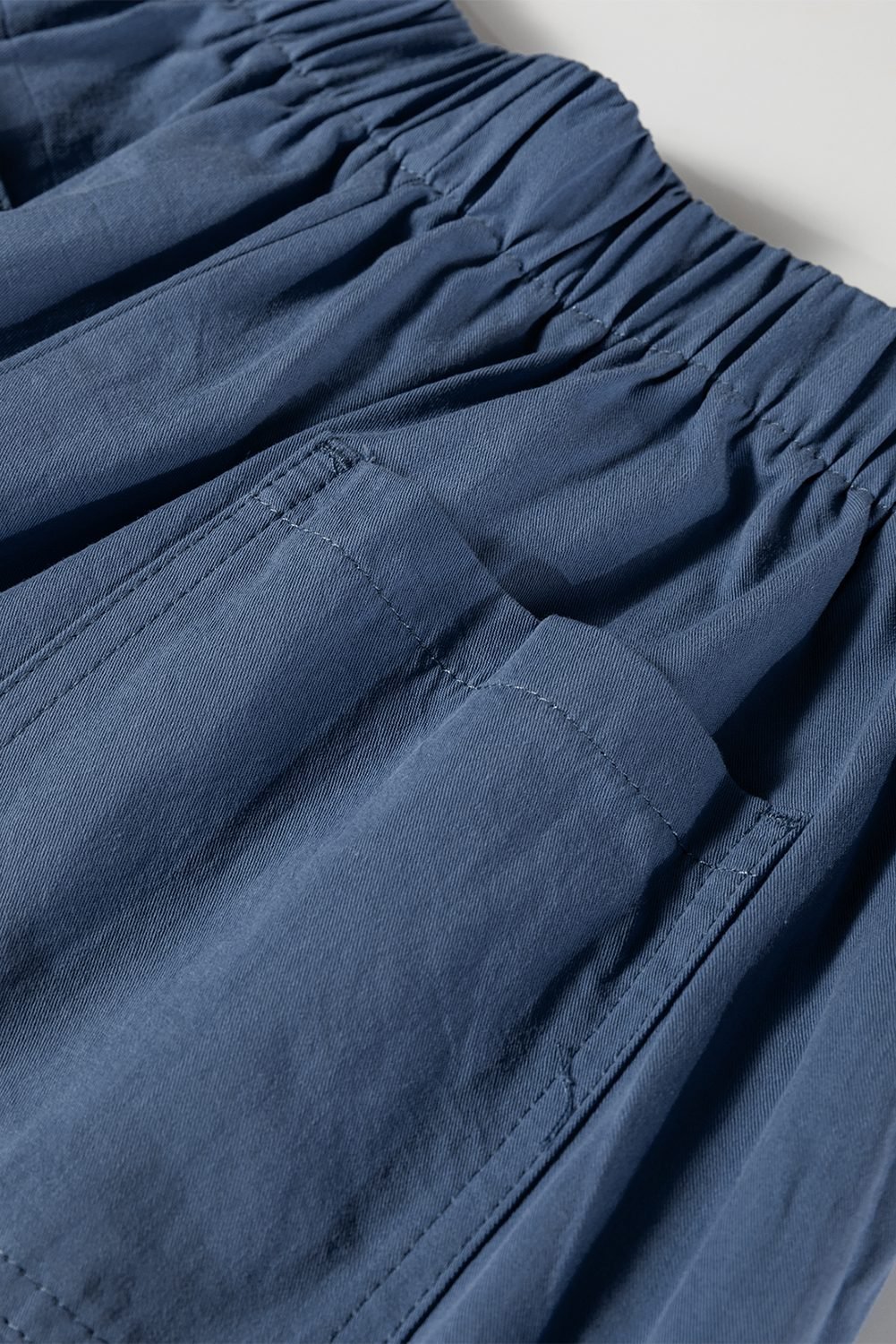 Blue Daisy Print Drawstring Waist Shorts with Pockets