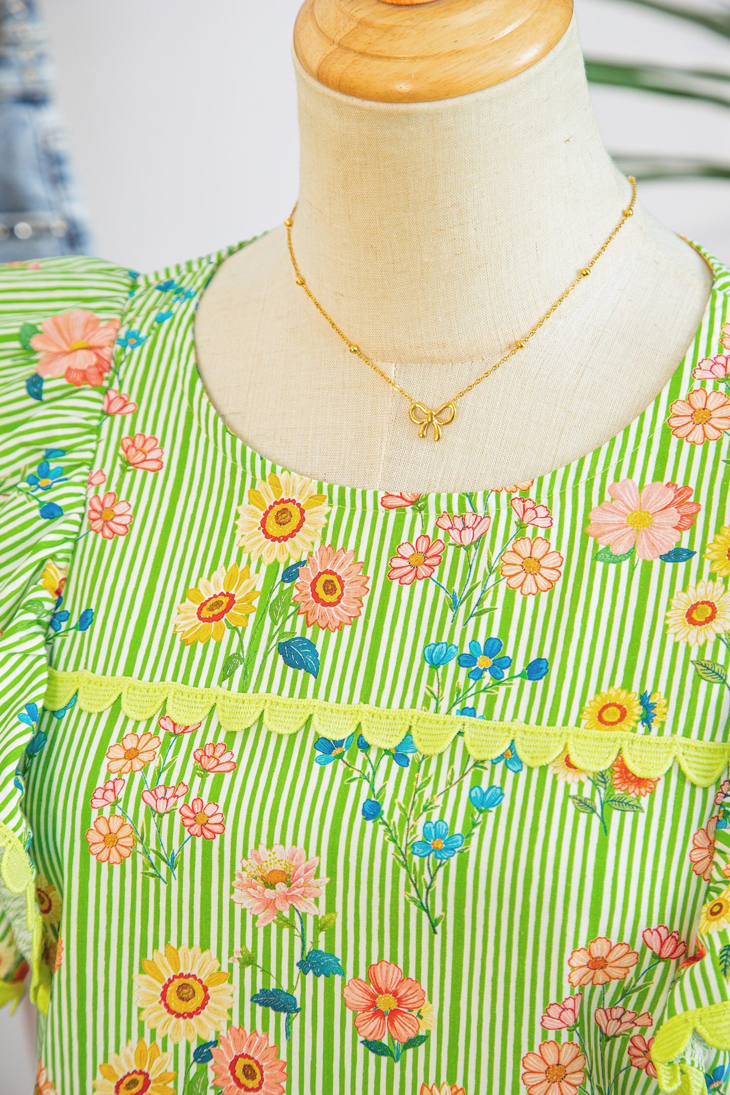 Green Stripe Floral Printed Scalloped Detail Ruffle Short Sleeve Blouse