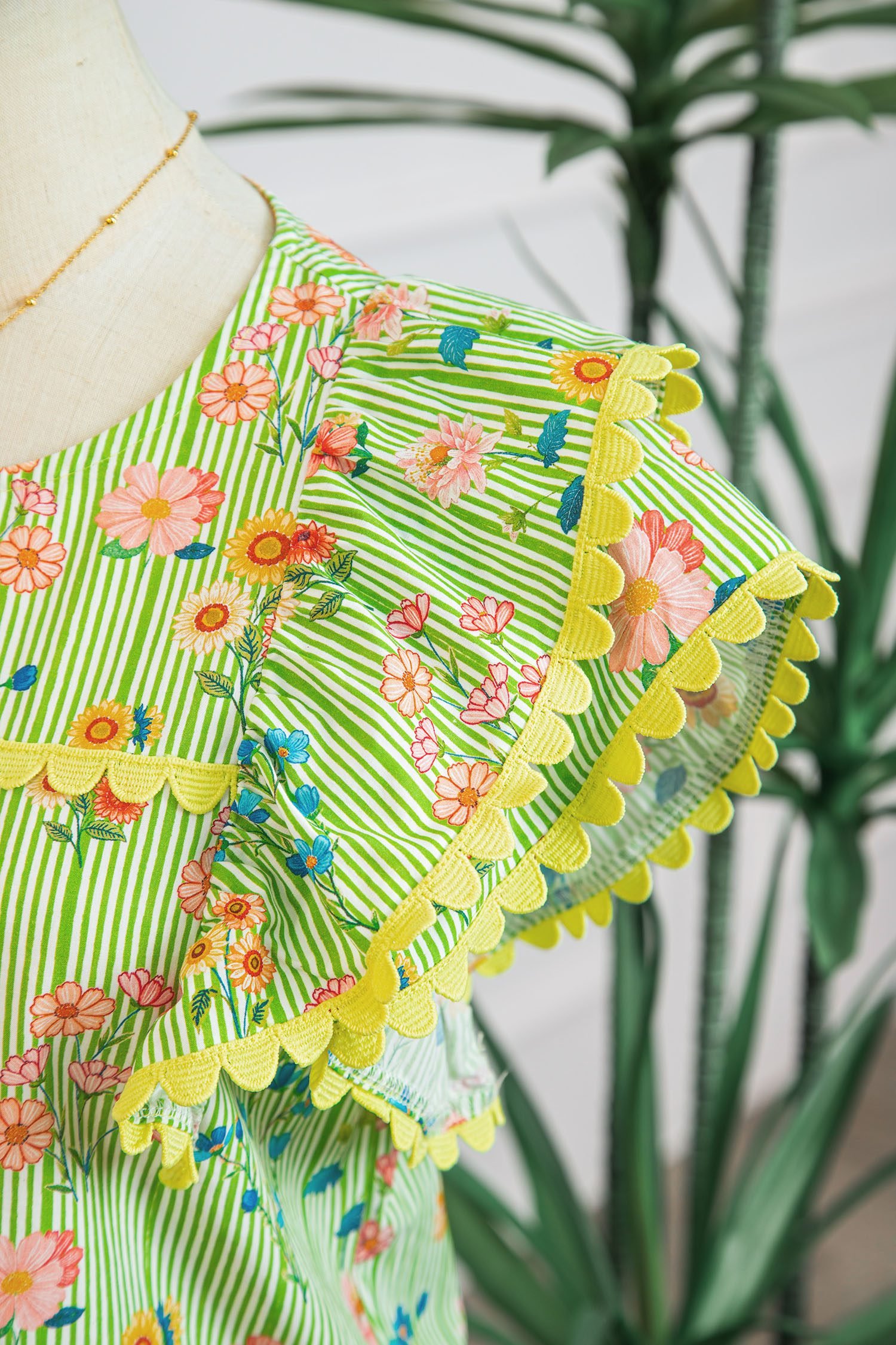 Green Stripe Floral Printed Scalloped Detail Ruffle Short Sleeve Blouse