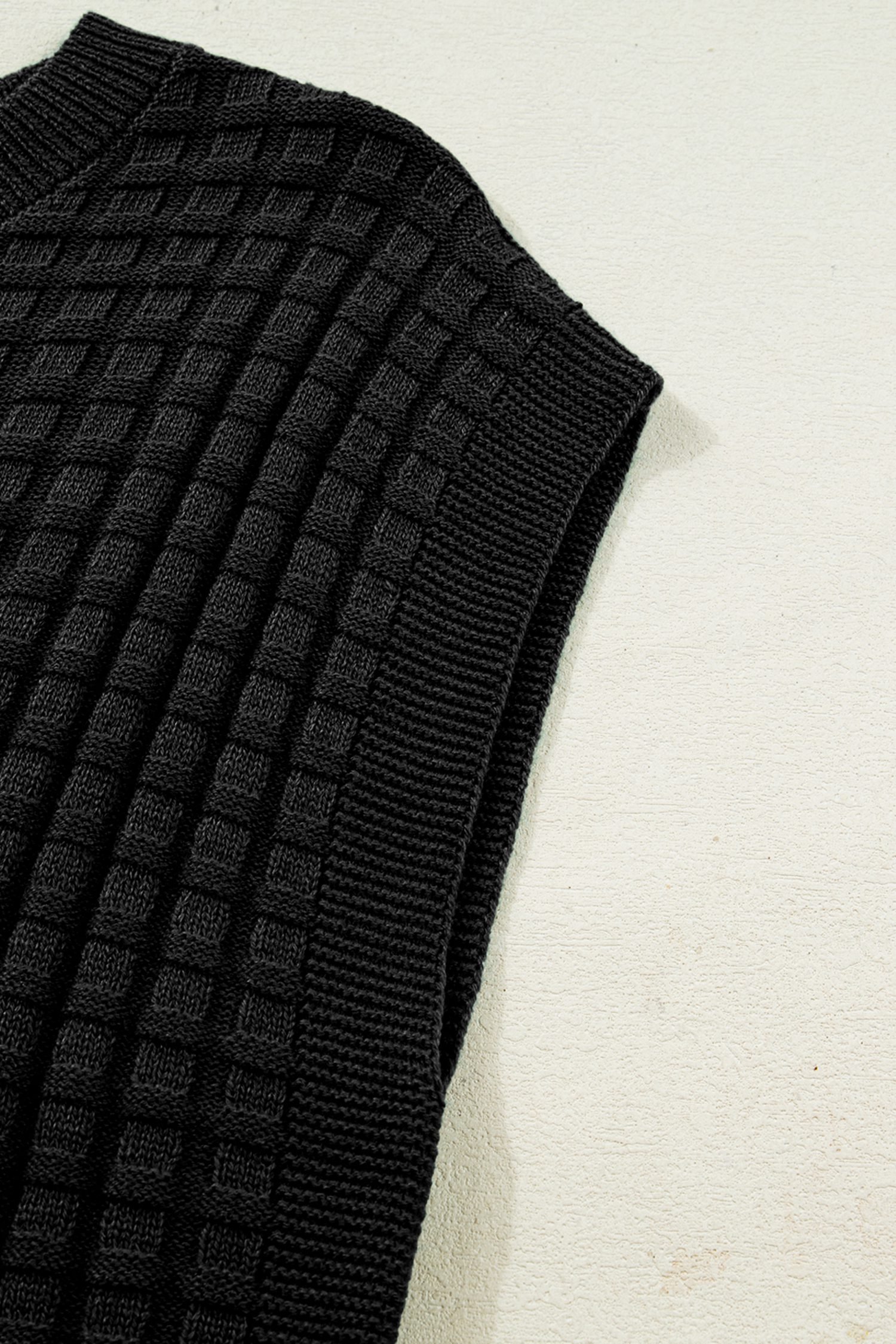 Black Solid Color Round Neck Textured Short Sleeve Sweater