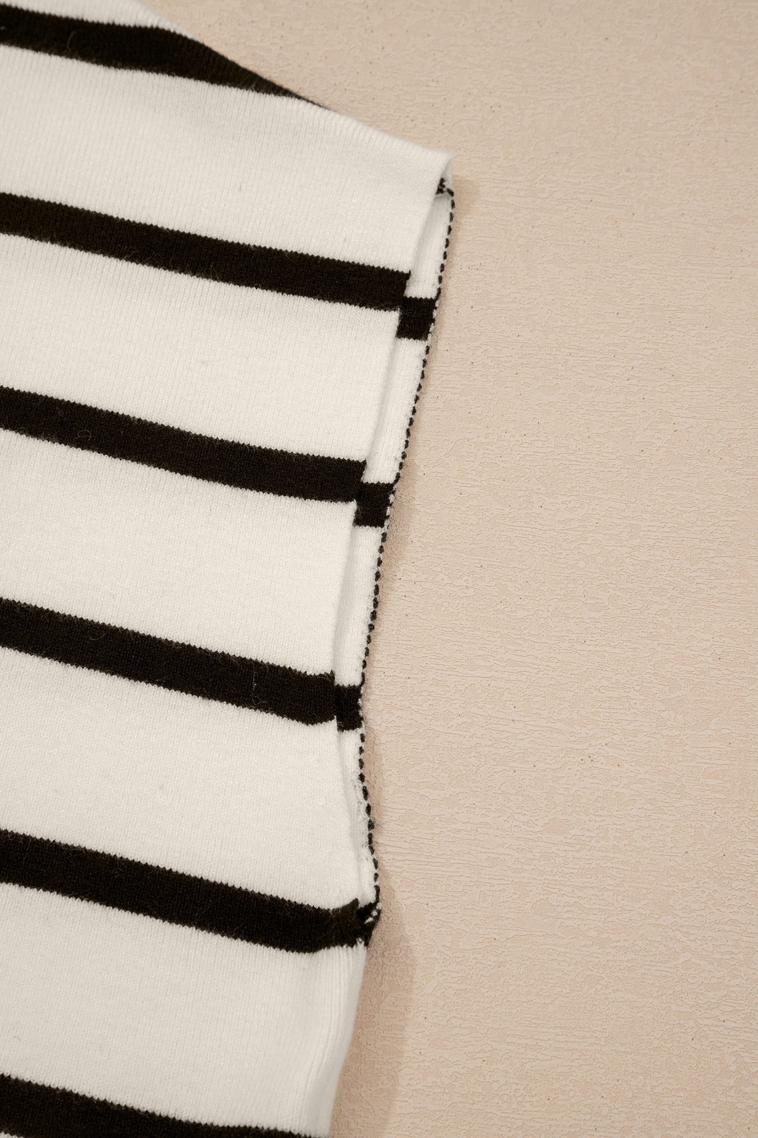 White Side Slits Crewneck Short Sleeve Sweater Tee