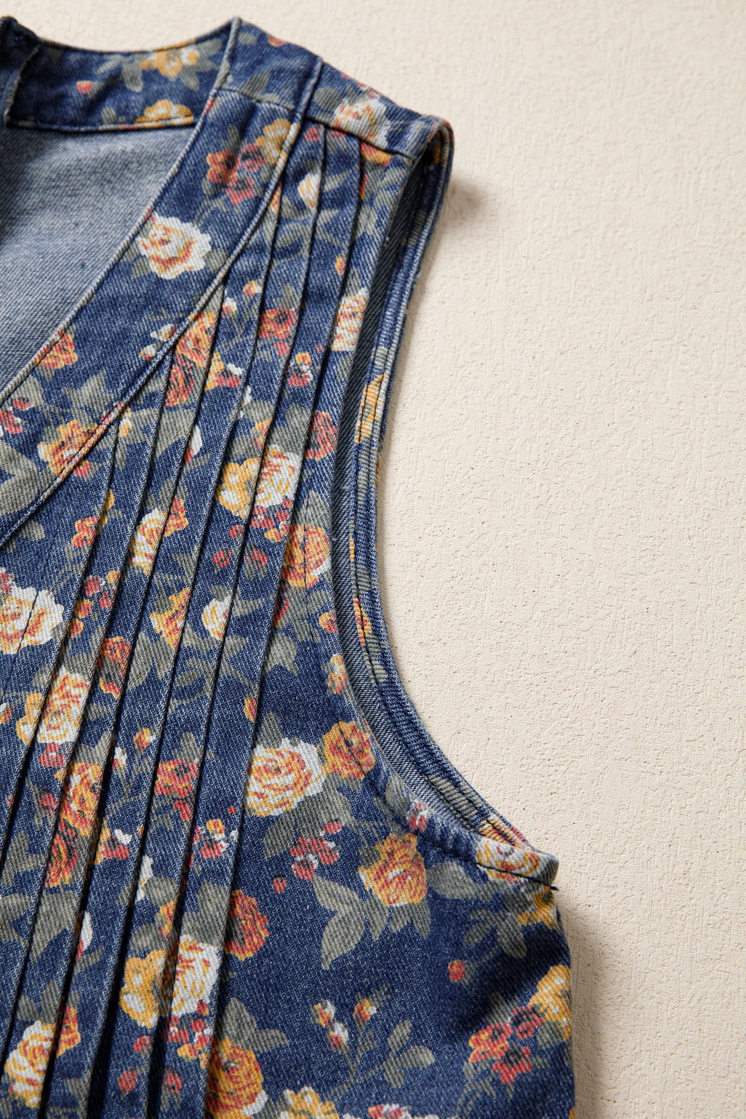Blue Retro Floral Print Bow Tie V Neck Sleeveless Pleated Loose Denim Romper