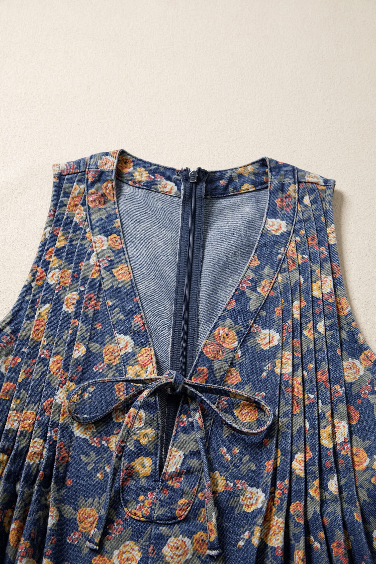 Blue Retro Floral Print Bow Tie V Neck Sleeveless Pleated Loose Denim Romper