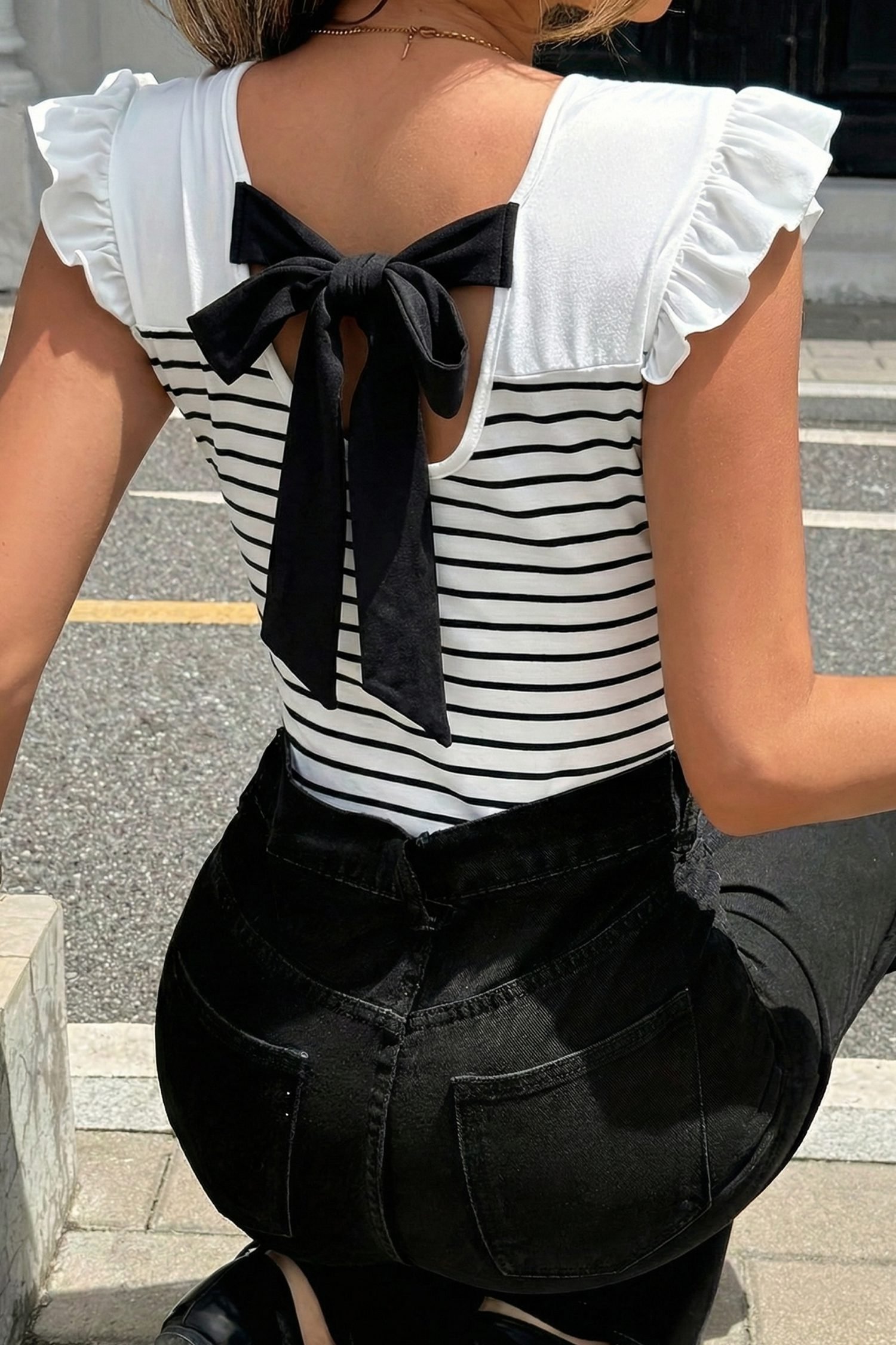 White Stripe Contrast Knot Back Ruffle Trim Tank Top