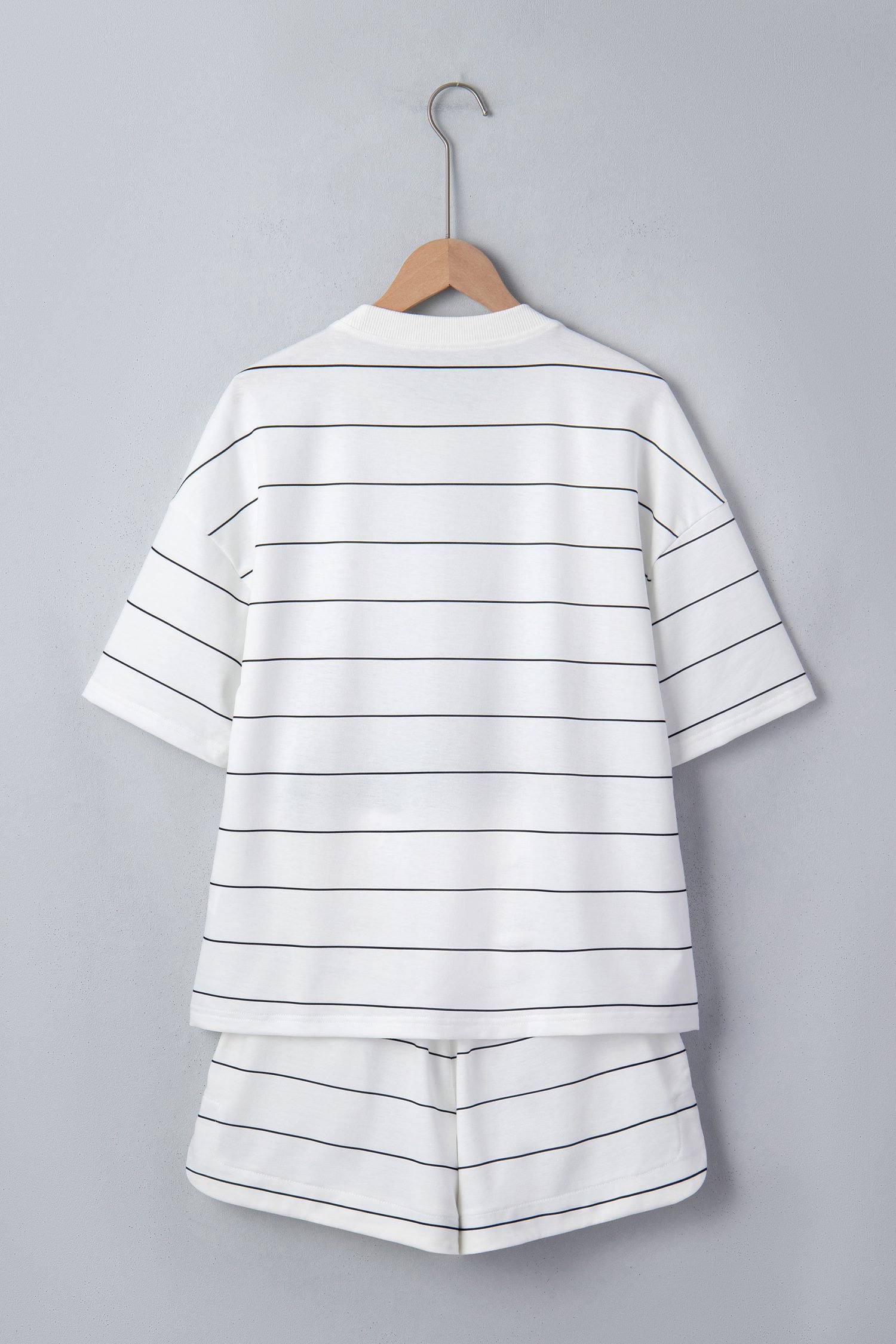 White Stripe Half Sleeve Tee Drawstring Shorts 2pcs Set