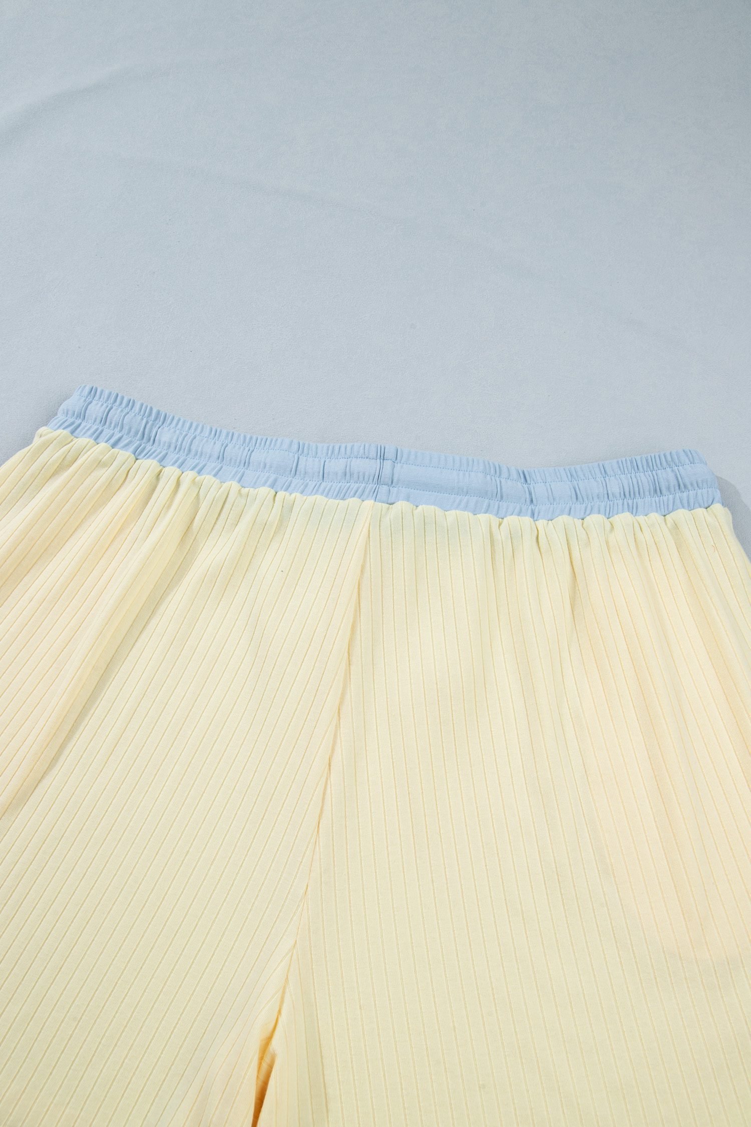 Yellow Cream Plus Size Ribbed Color Block Trim Drawstring Shorts 2pcs Set