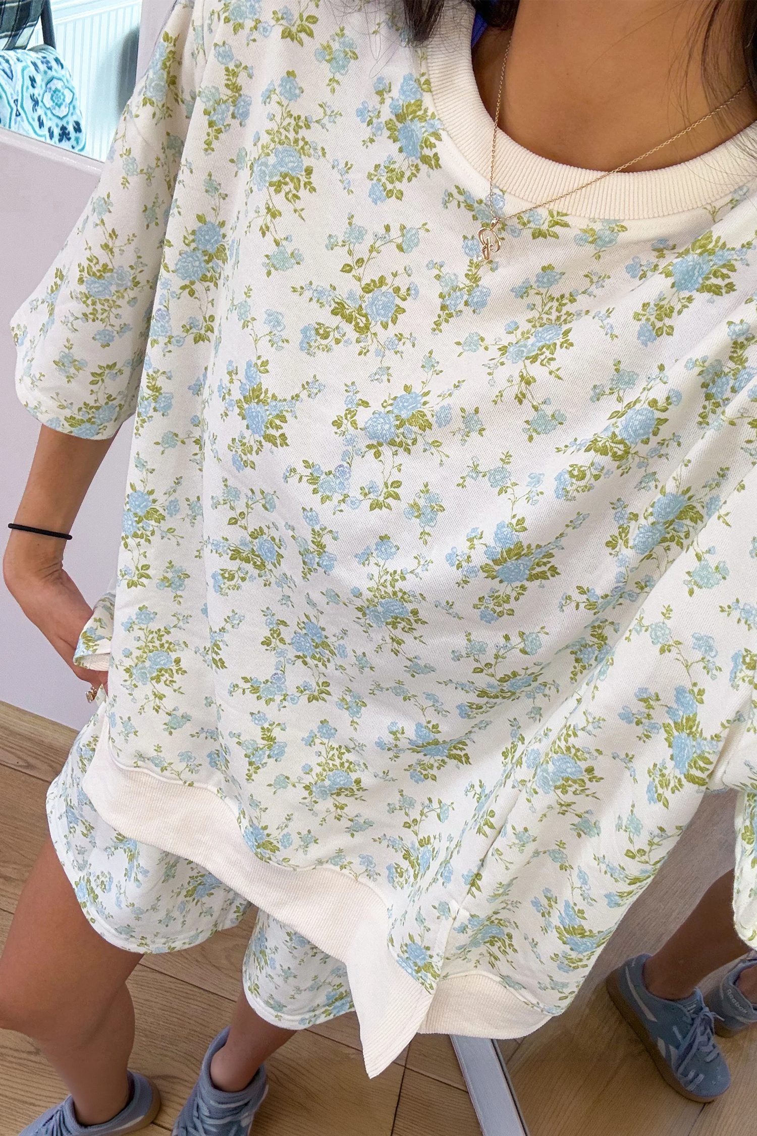 Sky Blue Floral Print Short Sleeve Elastic Waist Pocket Casual Two Piece Short Sets - Image 2