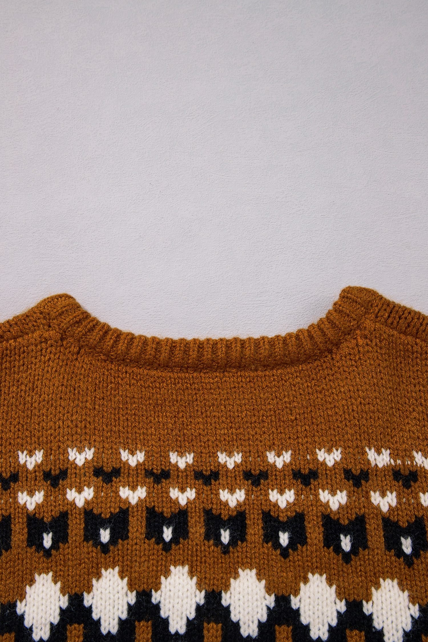 Brown V Neck Short Sleeve Geometric Print Western Style Knit Tee - Image 11