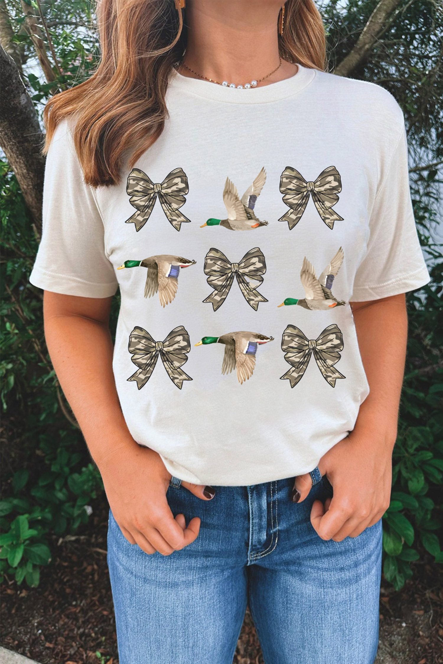 White Camo Bow & Duck Graphic Print Crew Neck T-shirt - Image 7