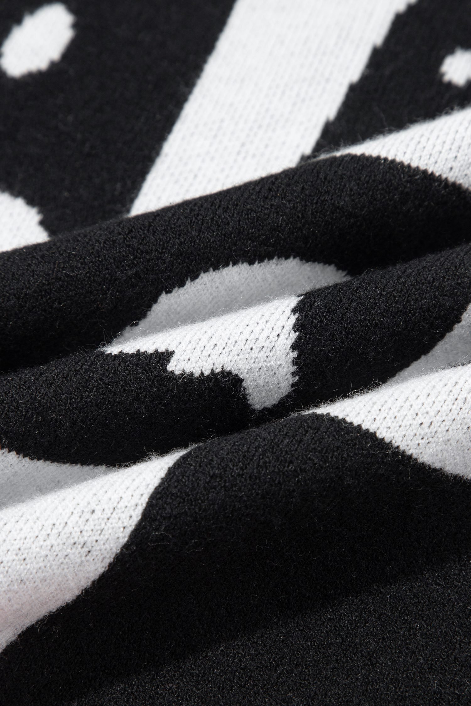 White Geometric Ghost Color Block Trim Short Sleeve Knit Sweater - Image 10