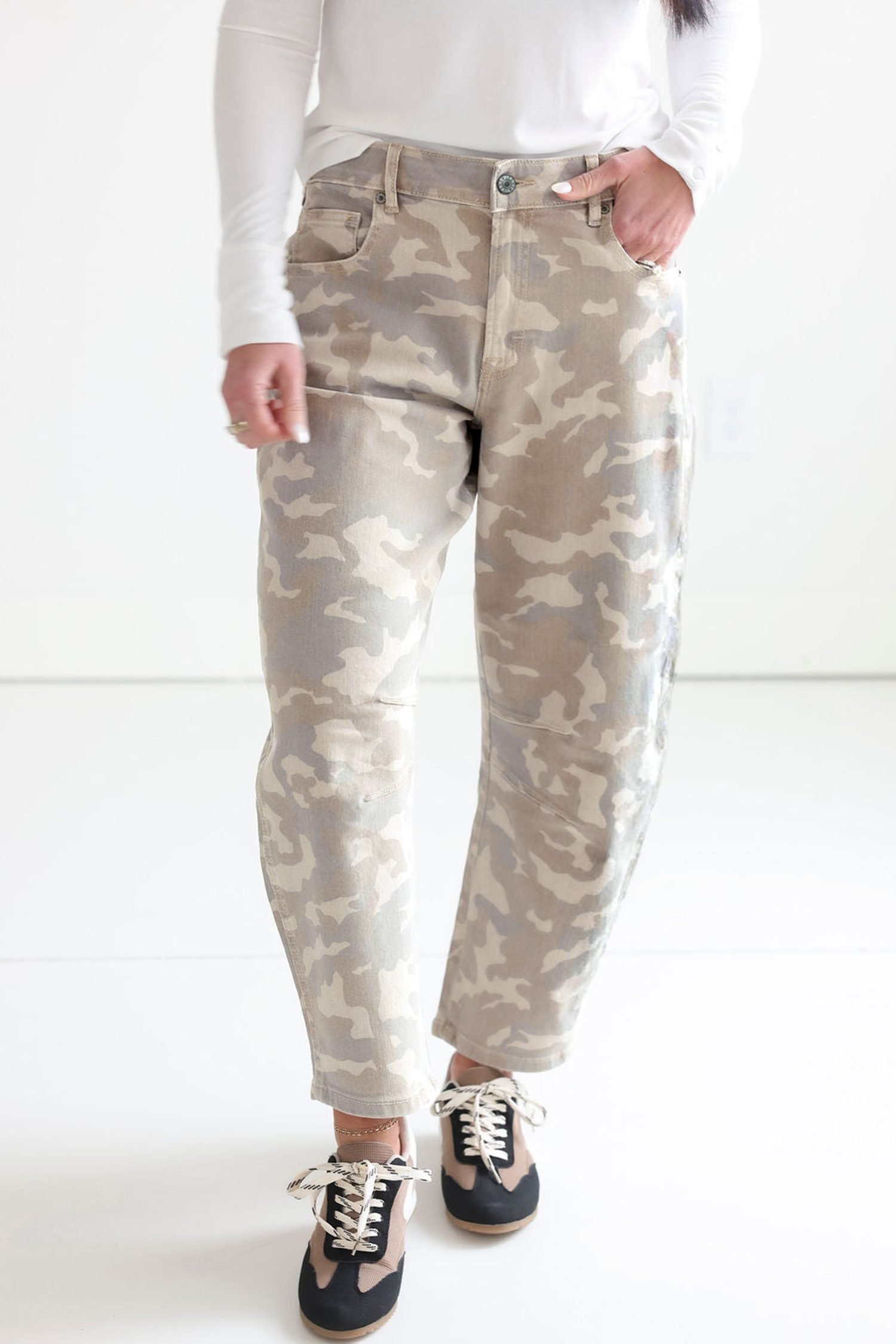 Khaki Camouflage Print Pocket Ankle-Length Barrel Jeans