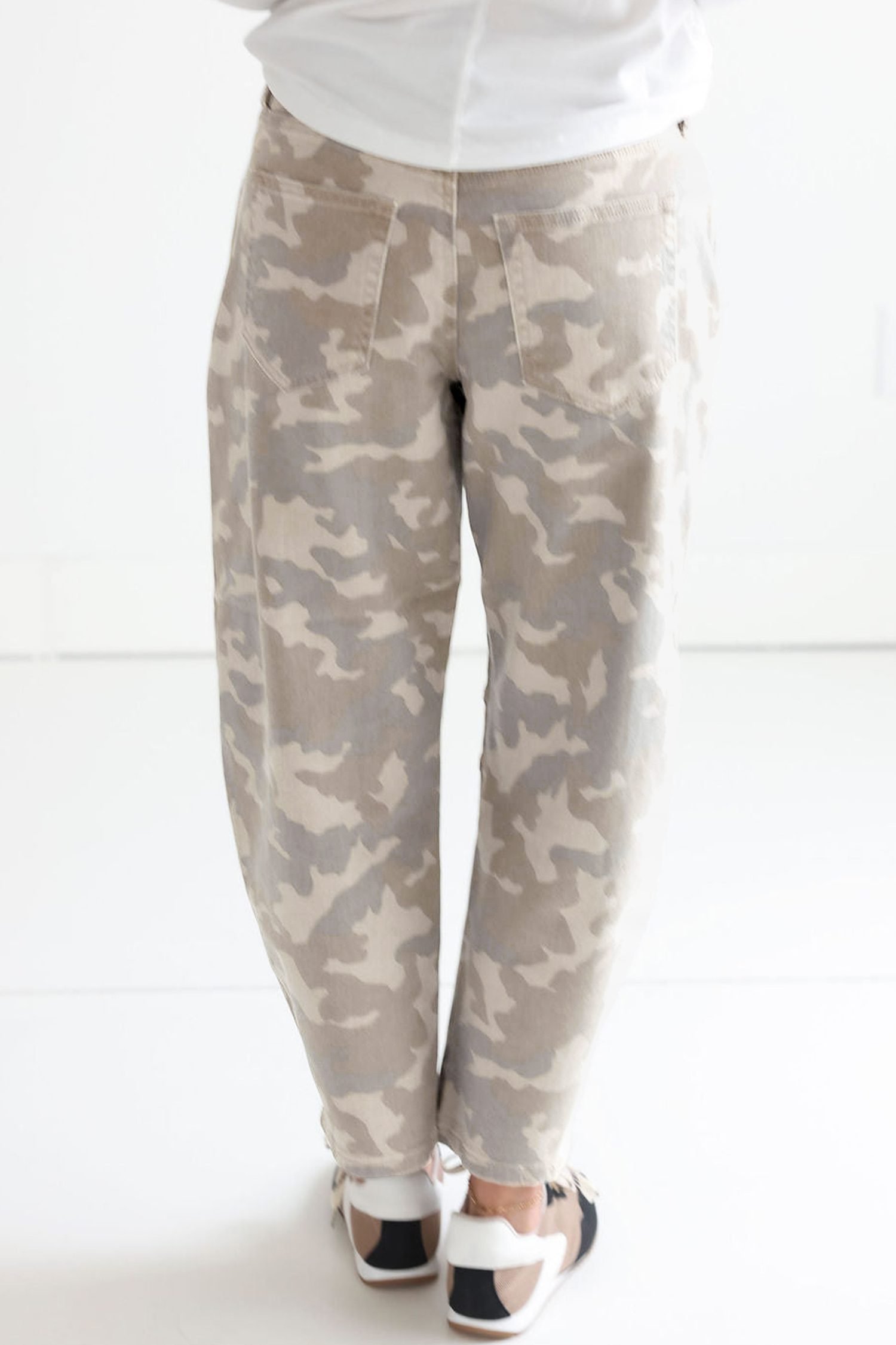 Khaki Camouflage Print Pocket Ankle-Length Barrel Jeans