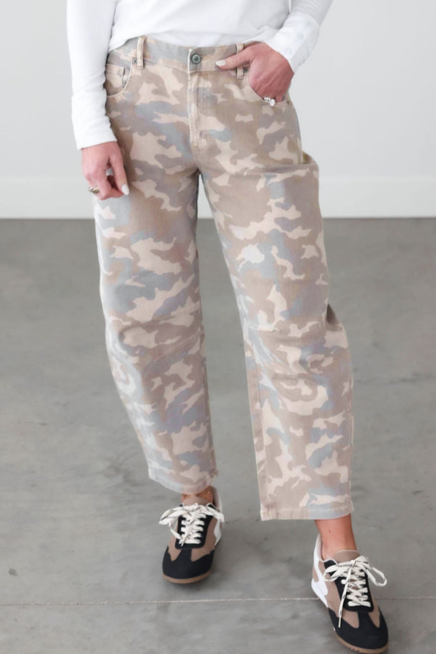 Khaki Camouflage Print Pocket Ankle-Length Barrel Jeans