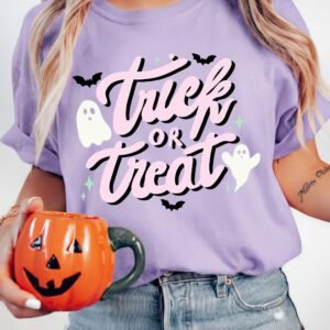 Orchid Petal Halloween Trick or Treat Slogan Graphic Round Neck T-Shirt